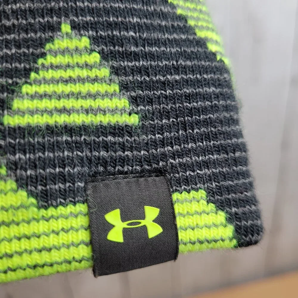 Under Armour Hat boys 4-6 Knit beanie gray green black sporty grunge skater logo